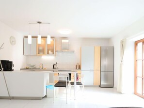 Fridge, microwave, oven, dishwasher