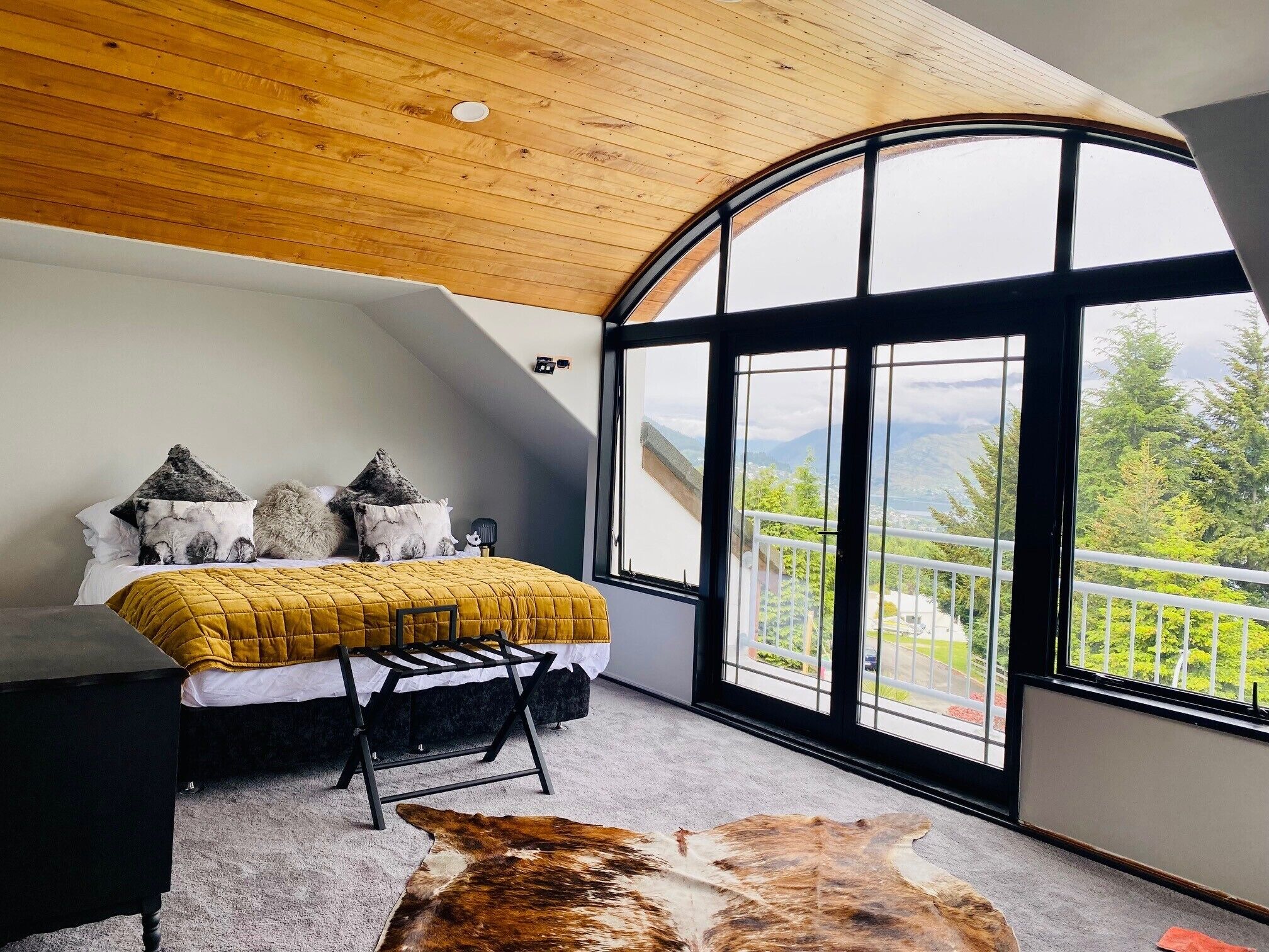 5 camere, Wi-Fi, lenzuola