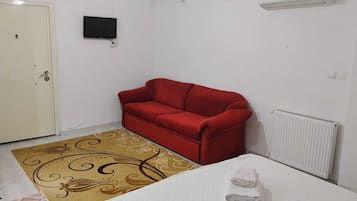 In-room safe, desk, laptop workspace, free WiFi