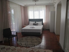 Family Apartment | In-room safe, desk, laptop workspace, WiFi (free) - Melekler Pansiyon (Sile)
