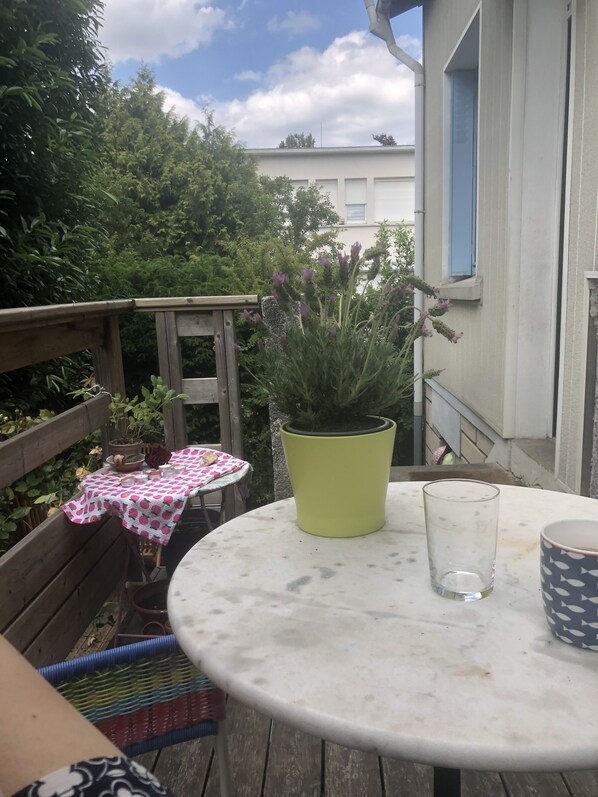 تناول الطعام بالخارج