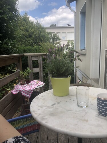 Green family home between Paris and Versailles