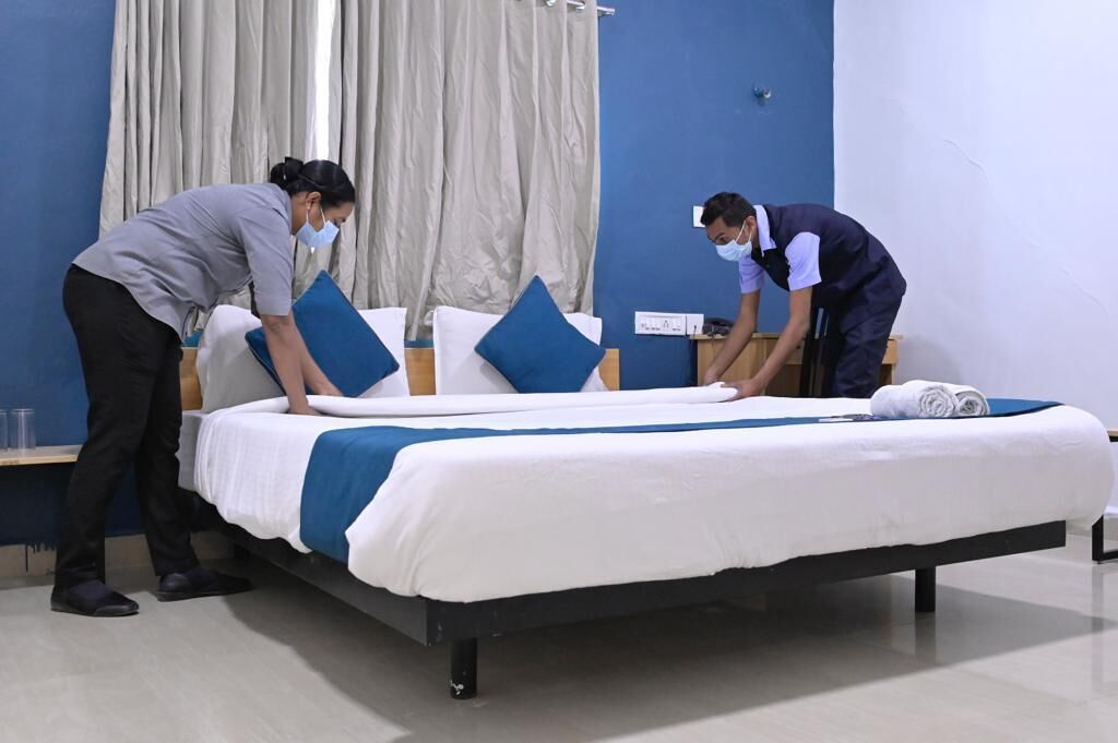 Desk, laptop workspace, free WiFi, bed sheets