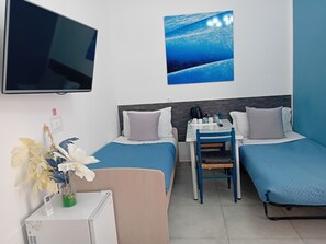 家庭四人房, 非吸煙房 | 羽絨被、房內夾萬、書桌、手提電腦工作空間