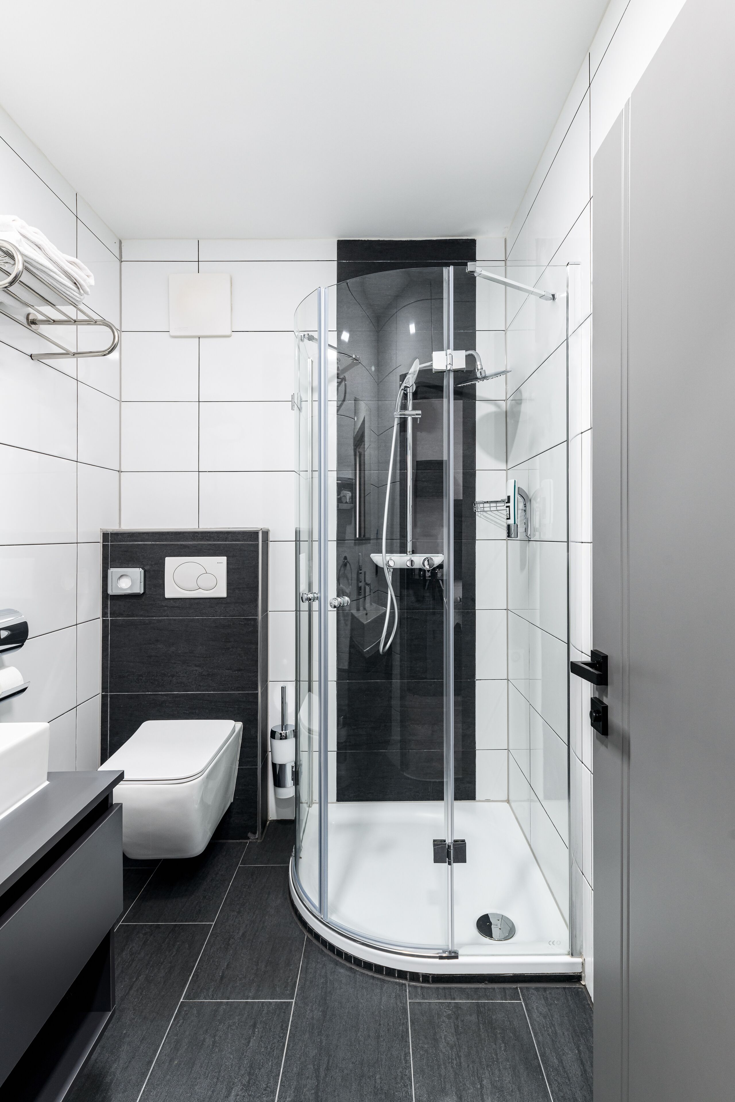 Junior Suite mit Badewanne | Badezimmer | Dusche, Haartrockner, Handtücher, Seife