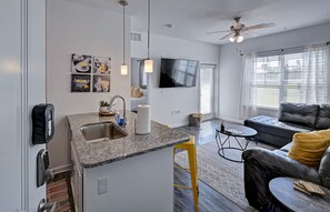 Smart TV - PrimRose Retreat in Orange Pk Nr. NAS JAX& ENTMT. (Jacksonville)
