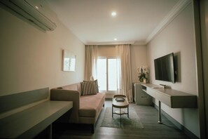 Ambiance Executive Suite | Living area