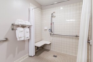 Free toiletries, hair dryer, towels, soap - Ramada Bayside Inn & Suites Eureka (Eureka)