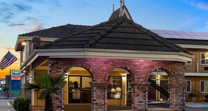 Ramada Bayside Inn & Suites Eureka