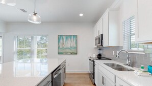 House, 3 Bedrooms | Private kitchen - Bay Breeze by Gold Star Vacation Rentals (Orange Beach)