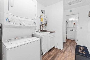 Cabaña, 3 habitaciones | Interior