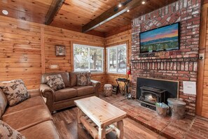Living area - Snow Summit Chalet (Big Bear Lake)