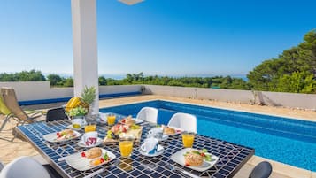 Outdoor pool, pool loungers