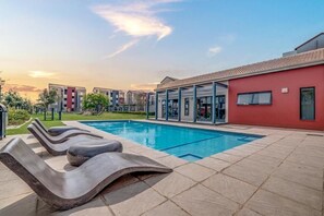 حمّام سباحة خارجي