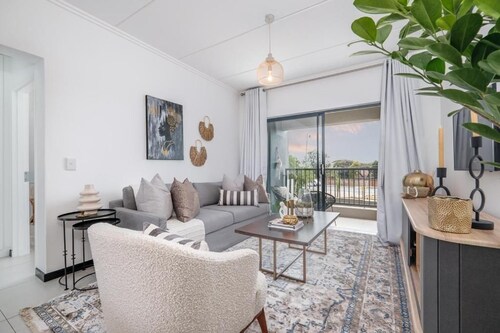 New, Luxe & Convenient Cozy Condo w/ Power Backup | WFH Wi-Fi