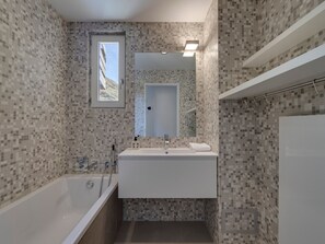 Hair dryer, towels