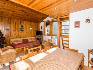 Interior - Cozy Apt for 5 in Montchavin La Plagne - Near Slopes, Shops & Free Parking (La Plagne Montchavin Les Coches)