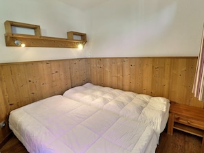Uklassifisert bilde, 3 av 8, knapp