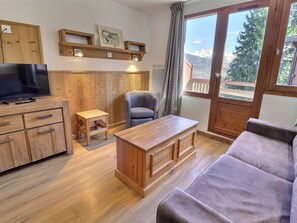TV - Comfortable 2-room, ski-in, close to shops, 4 pers, balcony, TV (La Tania)