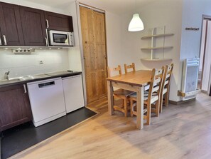 Køleskab, mikrobølgeovn, ovn, opvaskemaskine