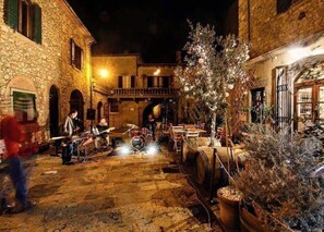 屋外ダイニングエリア