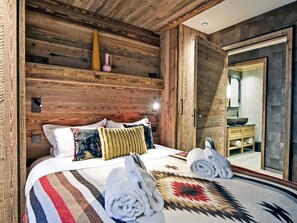 4 bedrooms, free WiFi, bed sheets - Luxury Ski-In/Ski-Out Apartment with Concierge Service in Méribel (Méribel)