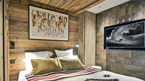 4 عدّة غرف نوم وواي فاي مجانًا وملاءات أسرّة