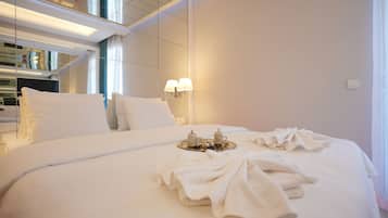 Doppia Deluxe, 1 letto queen, non fumatori, vista città | 1 camera, biancheria da letto di alta qualità, materassi Select Comfort