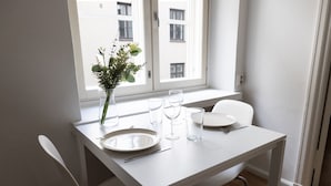 Apartamento Confort | Servicio de comidas en la habitación
