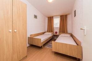2 bedrooms, free WiFi