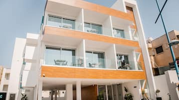 Mặt tiền nơi lưu trú
