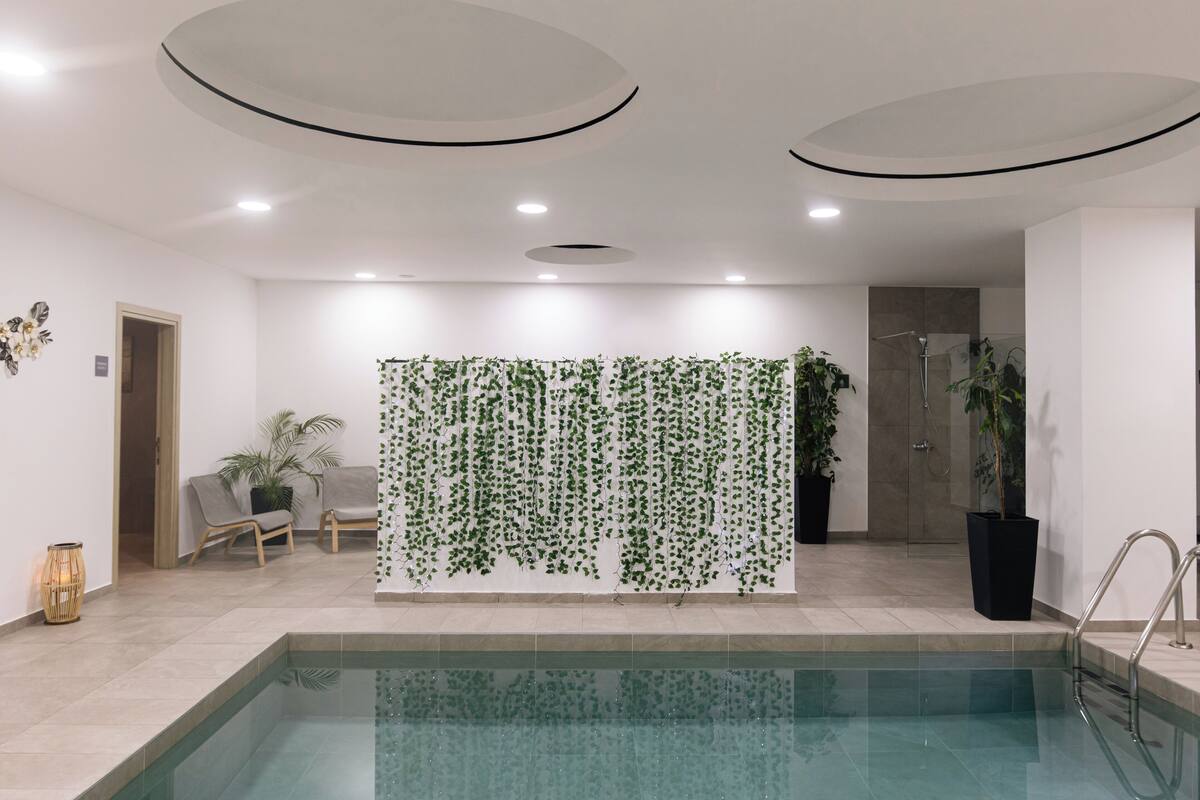 Comfort Room | In-room safe, free WiFi