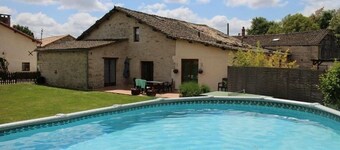 Private pool, spacious - can walk to local town