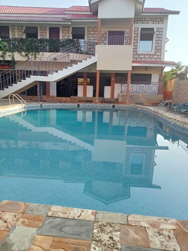A five star apartment with pool,5 min from the beach