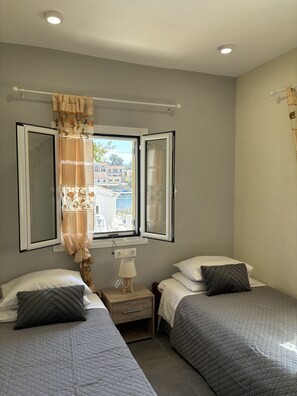 Basic Double or Twin Room | Free WiFi - Antigoni Apartments (Corfu)