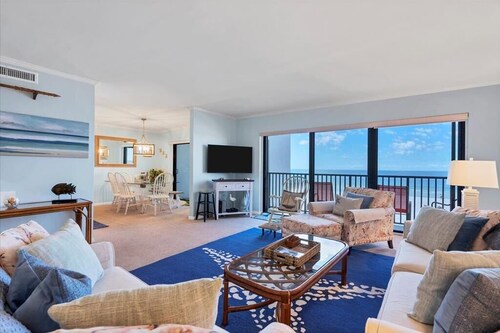 Charming 2 Bedroom Sea Oats - 211 in Boca Grande, perfect for a relaxing getaway.