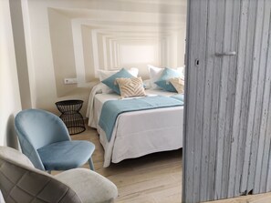 Quadruple Room, Non Smoking | Down comforters, free WiFi, bed sheets - Piedra de Luna (Merida)