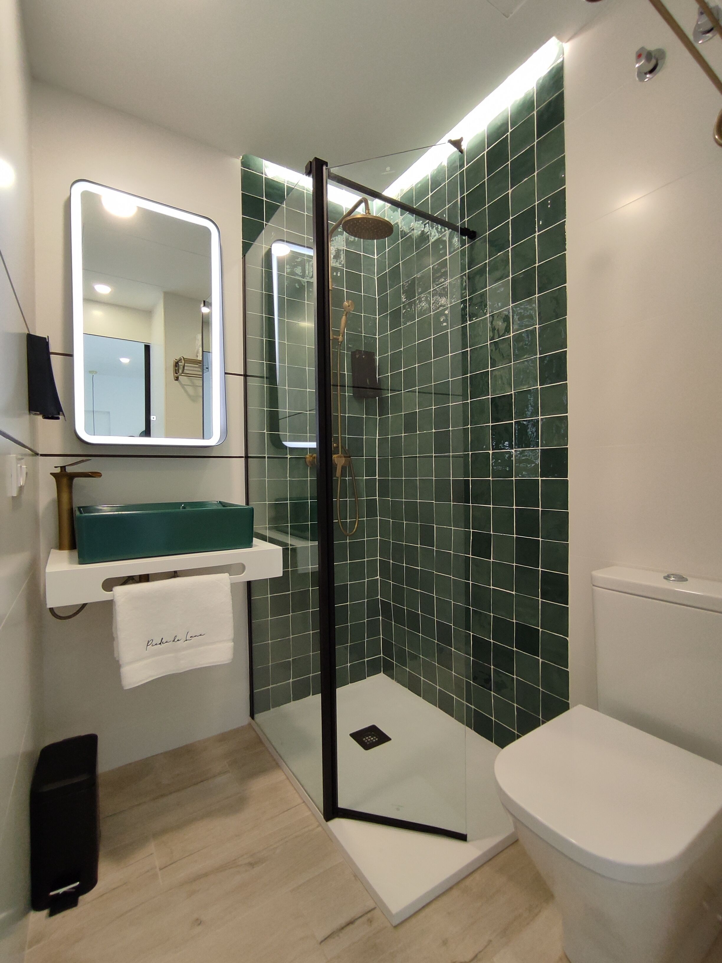 Doppelzimmer, 1 Doppelbett, Nichtraucher | Badezimmer | Dusche, Haartrockner, Handtücher, Seife