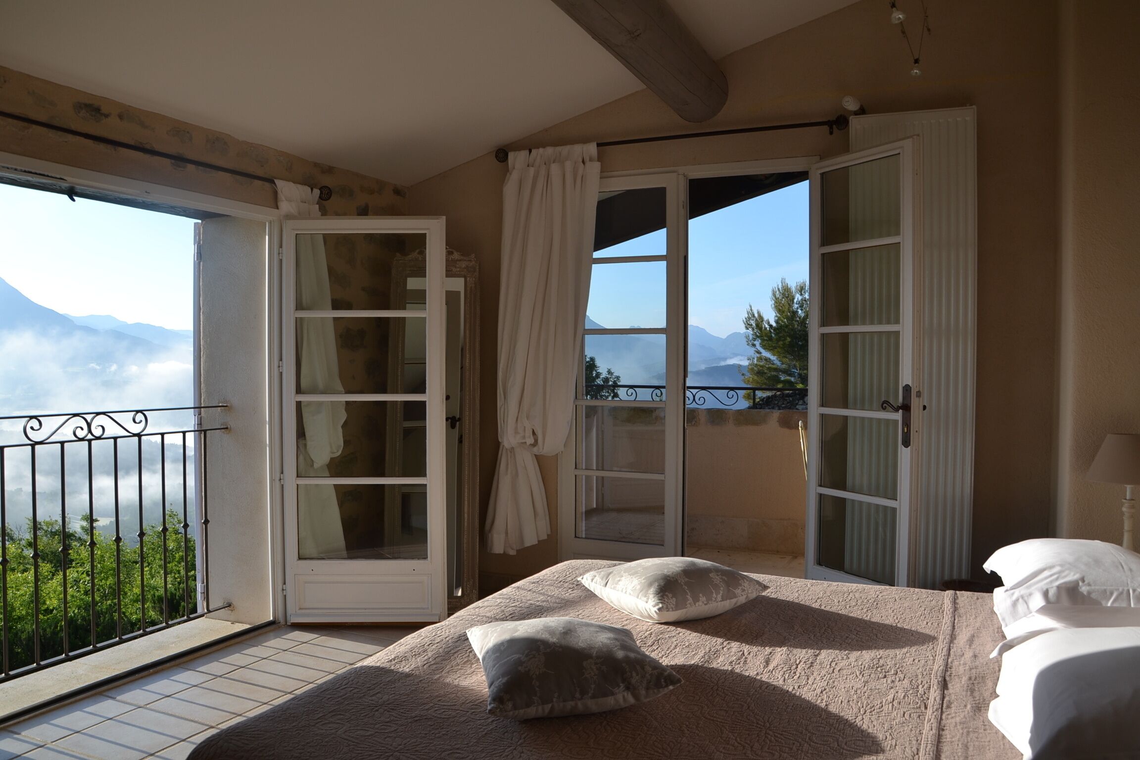 2 chambres, fer et planche à repasser, lit parapluie, Wi-Fi gratuit