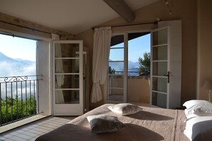 2 soverom, strykejern/-brett, reiseseng for barn og wi-fi (inkludert)