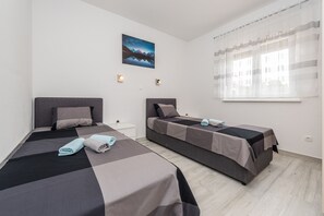 2 Schlafzimmer, Bügeleisen/Bügelbrett, Reisekinderbett, kostenloses WLAN