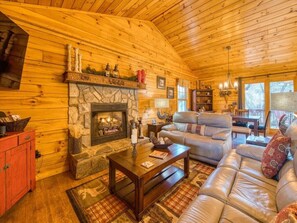 TV - A Cozy Creek Cabin - Creekside 3 BR, 3 BA, Hot Tub (Maggie Valley)