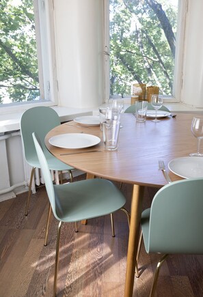 Classic Apartment | In-room dining - 2ndhomes Charming 2BR Home w Balcony (Helsinki)