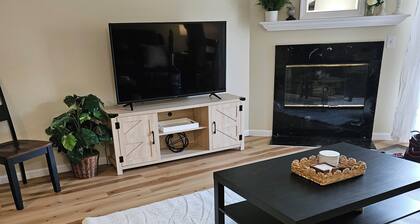 Fresh and Roomy Condo Great Location