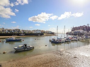 Marina - First Floor Apartment (Porthmadog)