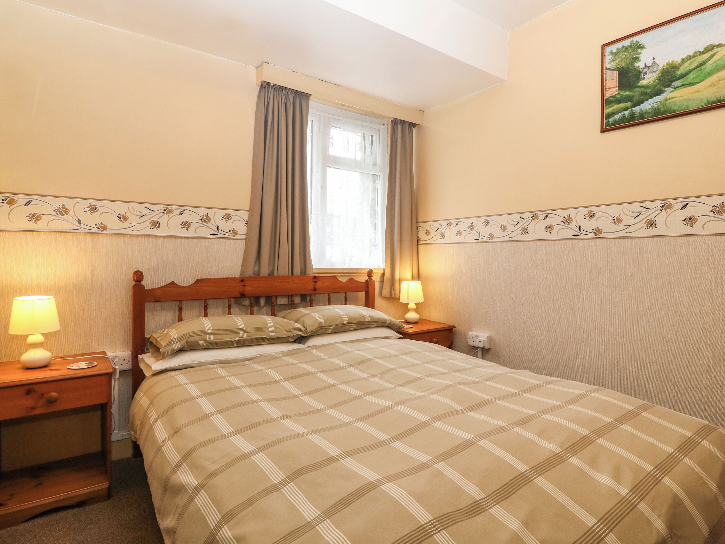 2 bedrooms, individually decorated, individually furnished, free WiFi