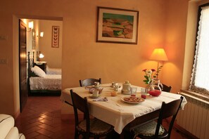 Dining - Casa Letizia nel parco della Val d'Orcia vicino a Terme e M. Amiata (Campiglia D'orcia)