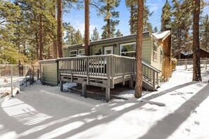 Exterior - Bear's Booth (Big Bear City)