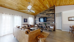 House, 3 Bedrooms | Living area