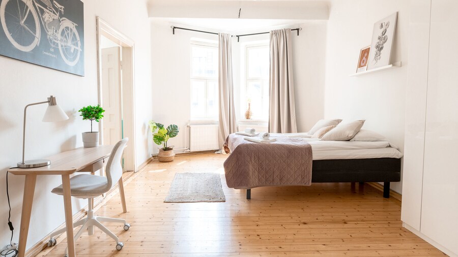 2ndhomes Spacious & Cozy 1BR Home